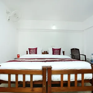 Oyo 11685 Mangosteen Holidays Hotel
